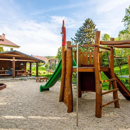 Penzion, Restaurant Gloria Chrastava Kültér fotó