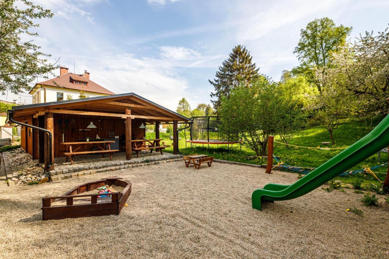 Penzion, Restaurant Gloria Chrastava Kültér fotó